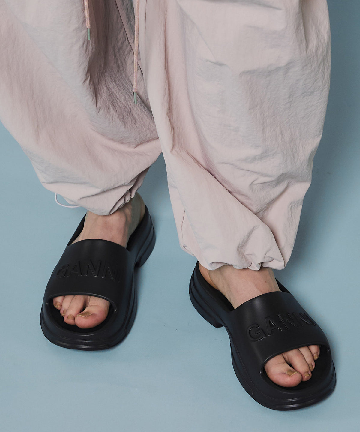 【SALE】【GANNI】Light Weight Pool Slide