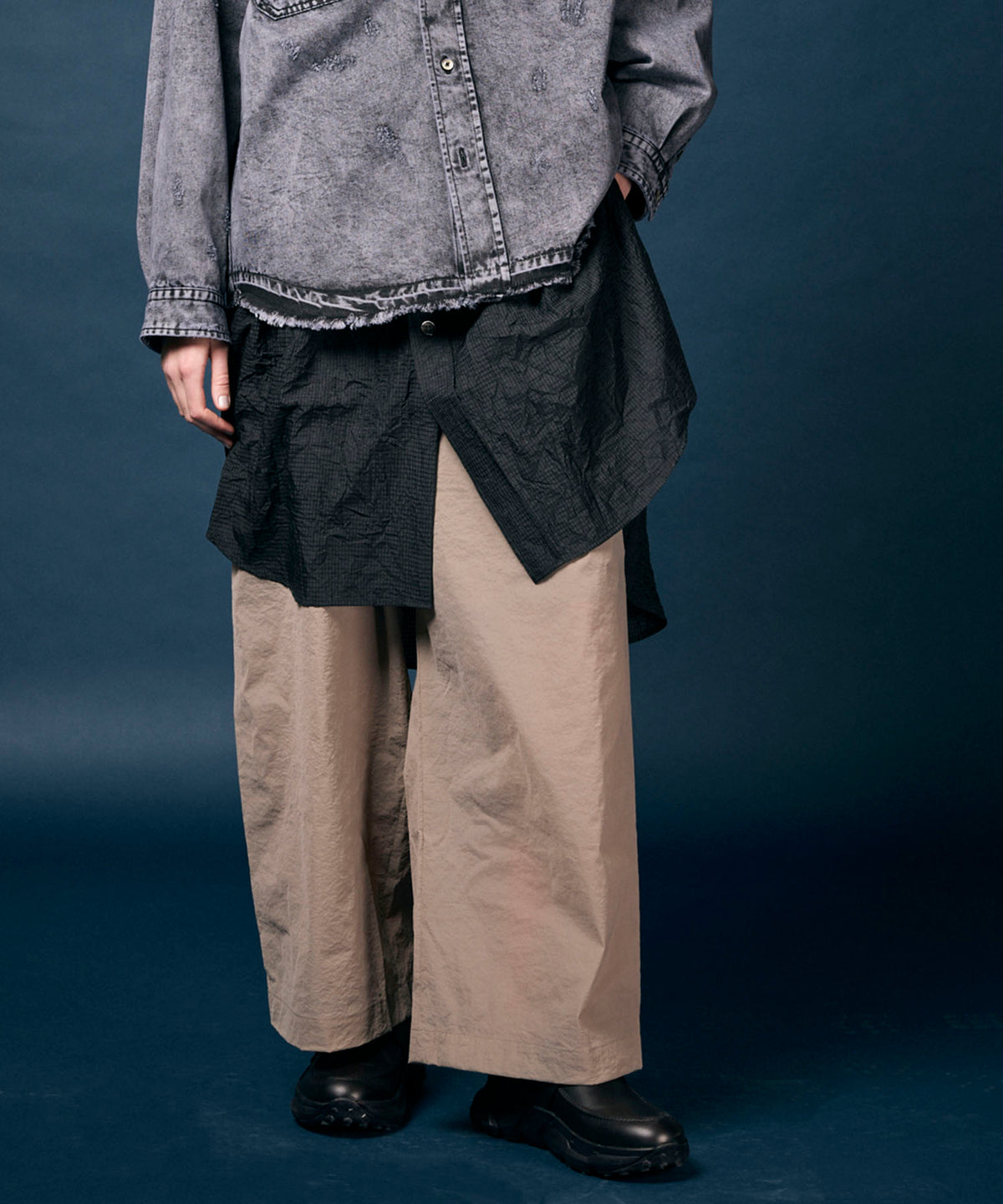 【LIMITED EDITION】Tow-Tuck Wide Pants