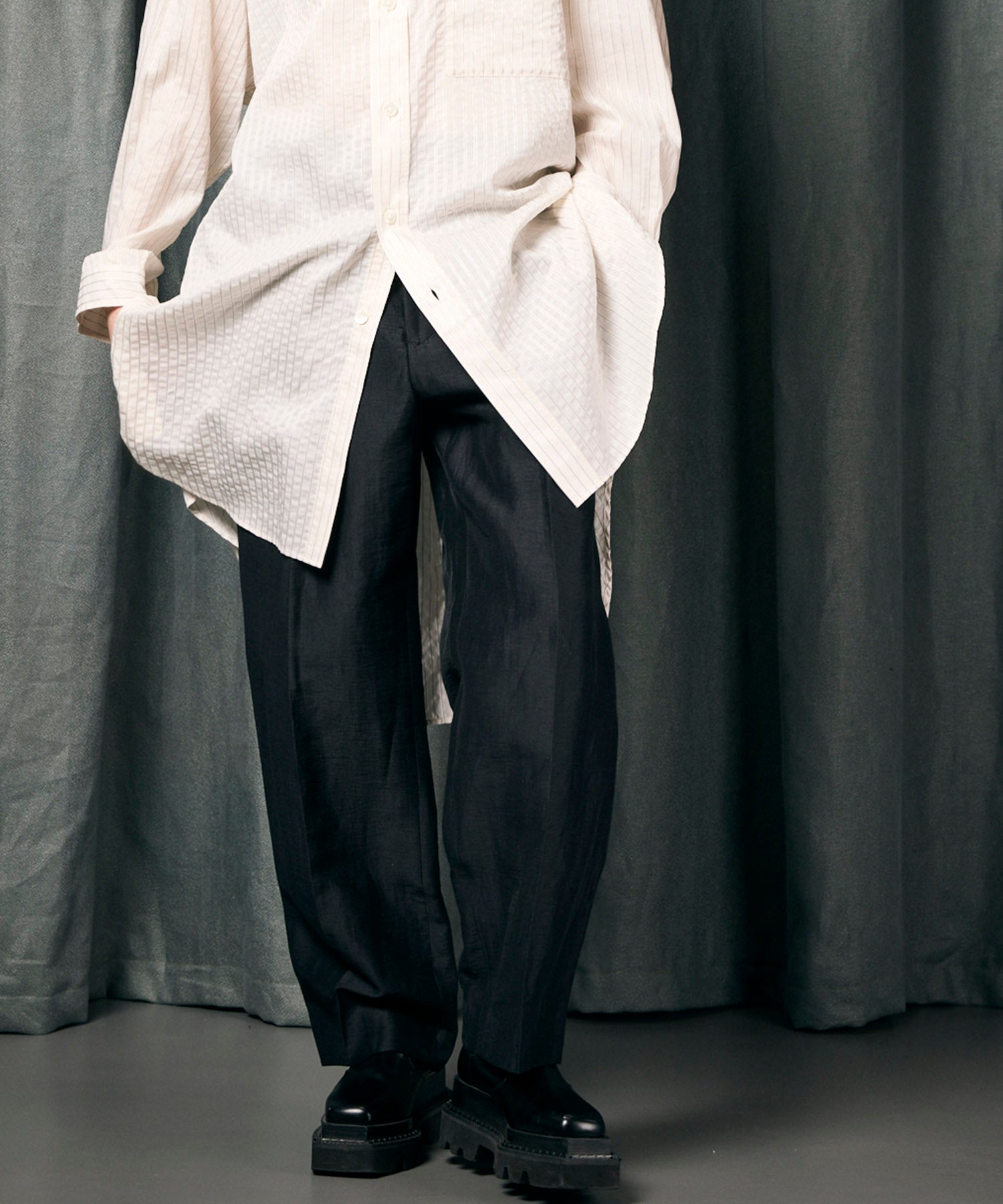 【LIMITED EDITION】Dress-Over  One-Tuck Wide Straight Pants