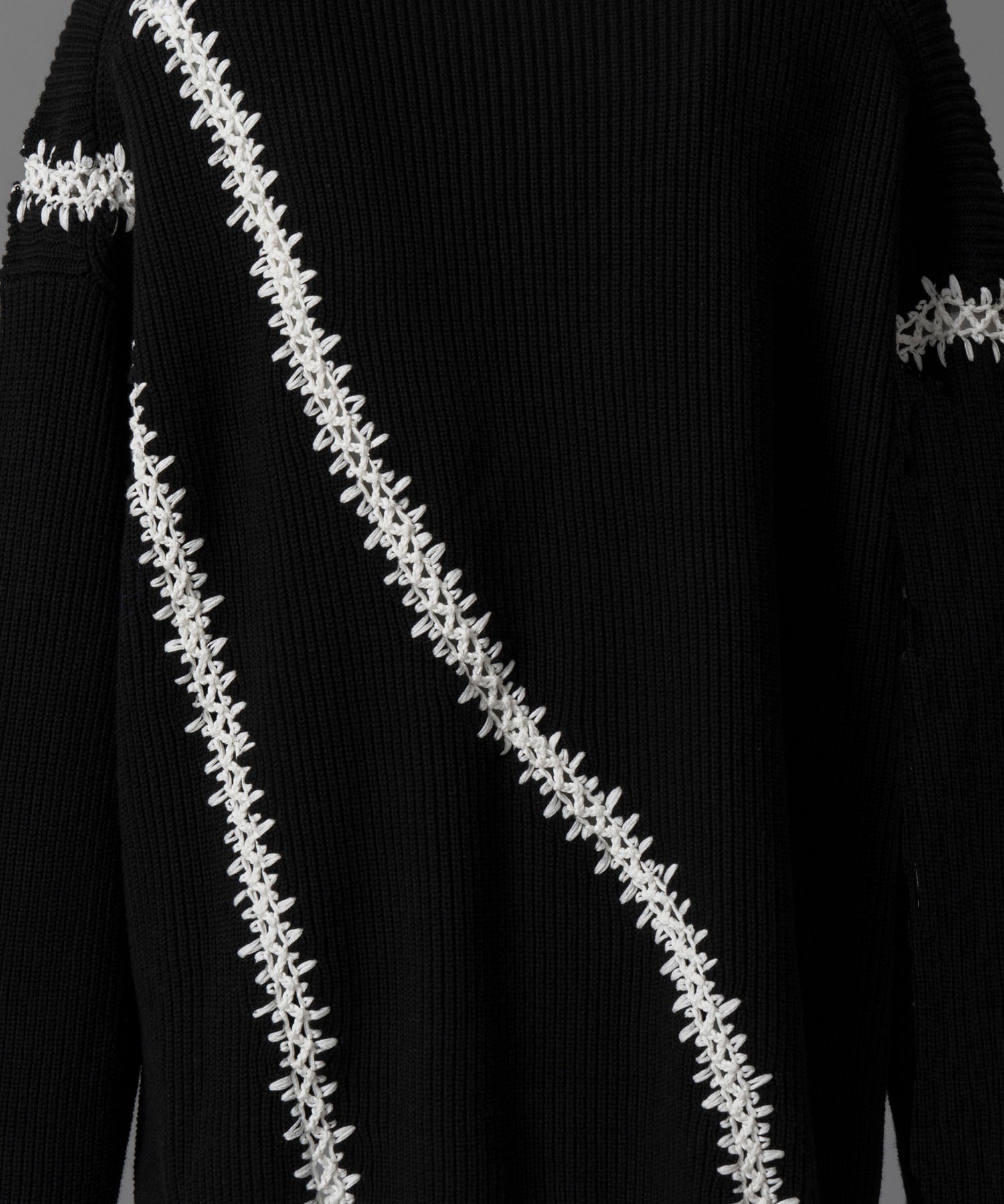 【24AW PRE-ORDER】Barbed Wire Embroidery Prime-Over Crew Neck Knit Pullover