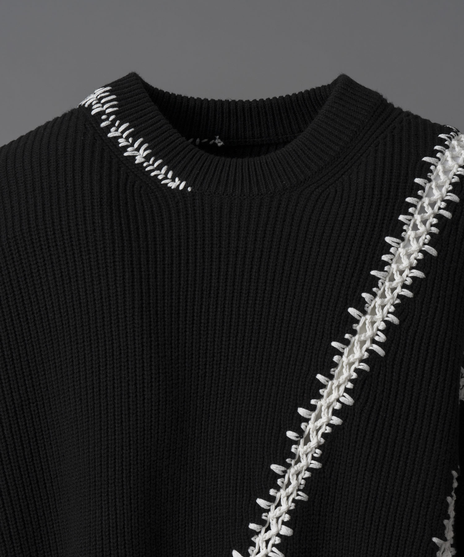 【24AW PRE-ORDER】Barbed Wire Embroidery Prime-Over Crew Neck Knit Pullover