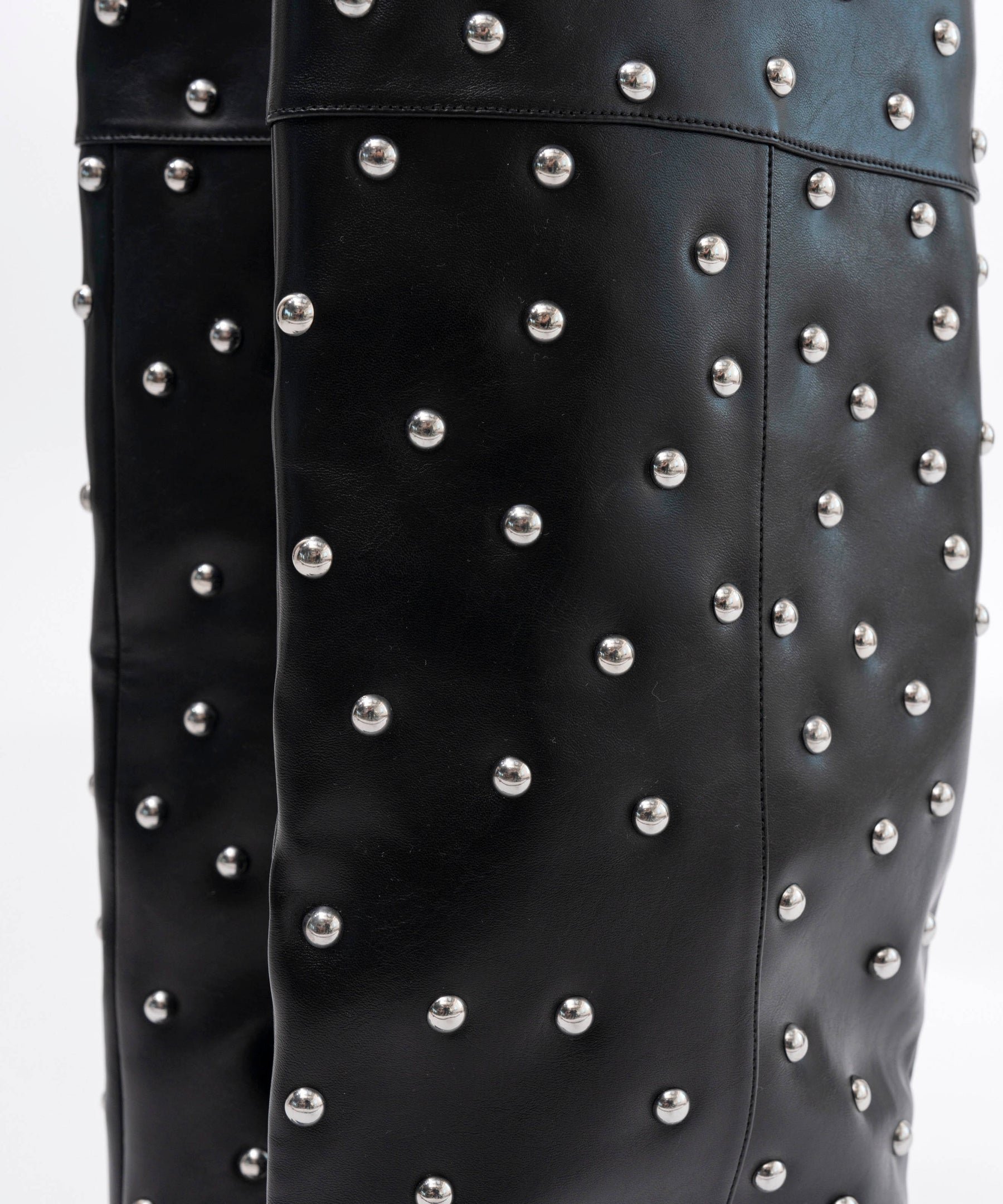 【PRE-ORDER】Studs Loose Long Boots