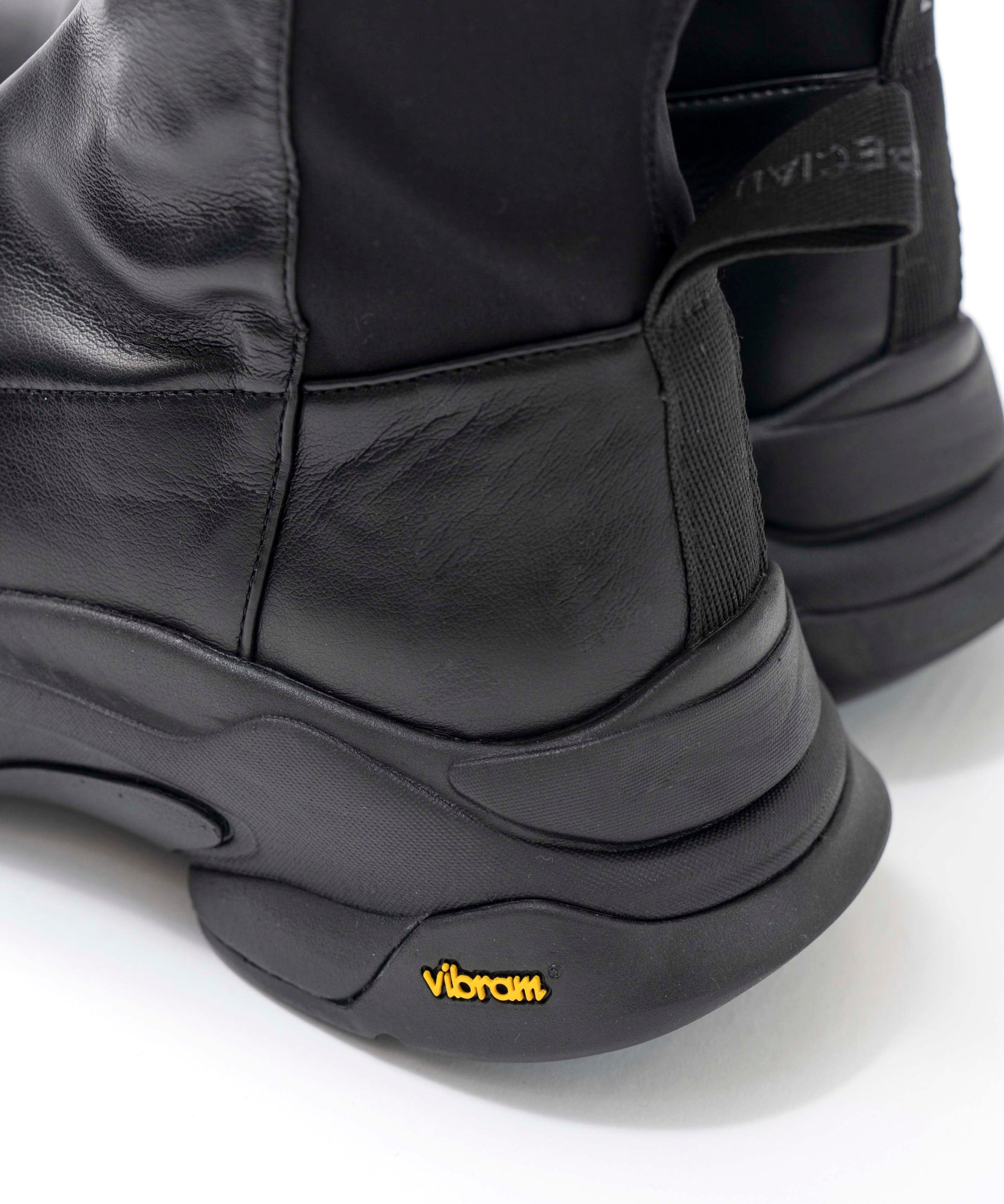 Vibram Stretch Boots