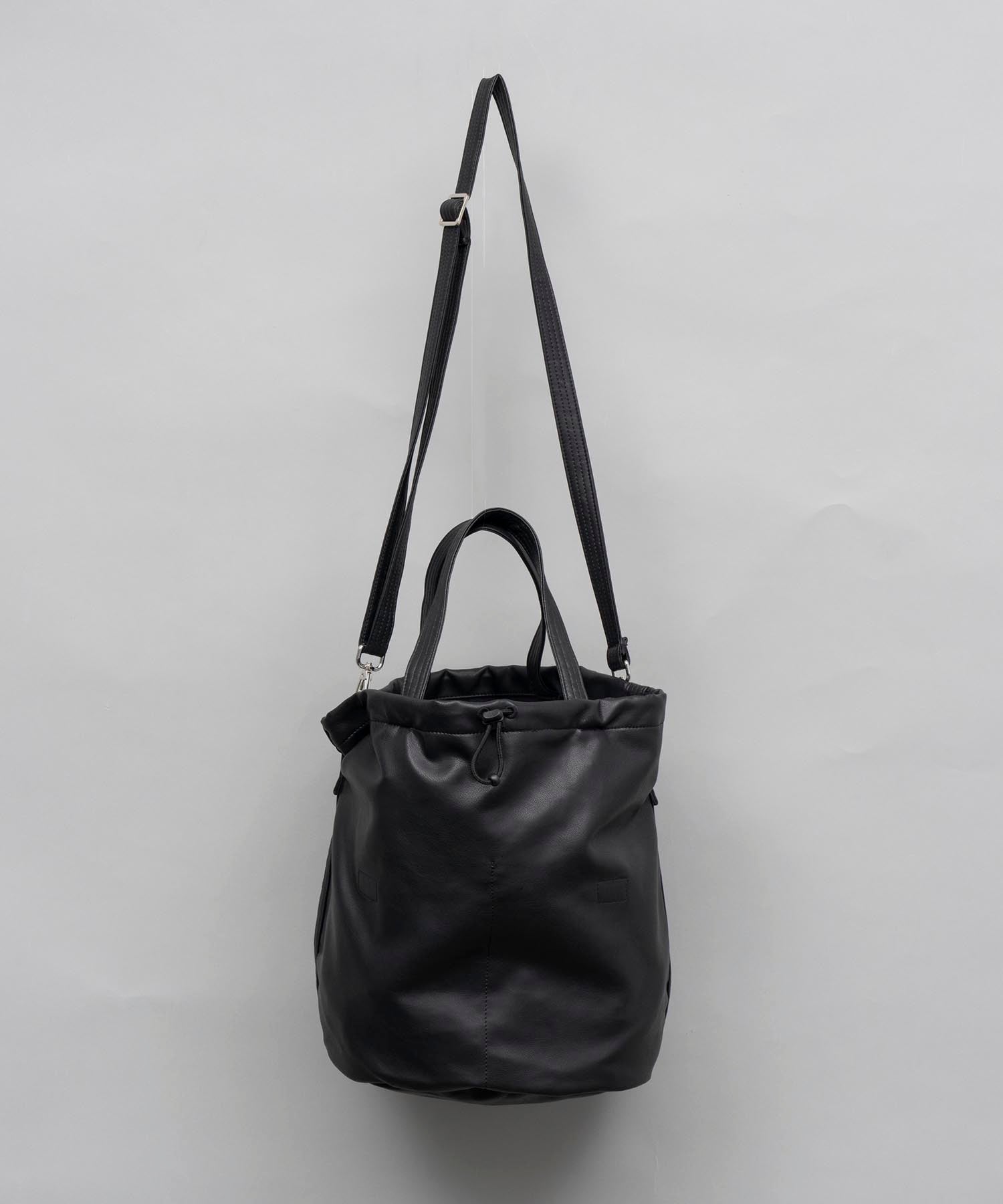 【EX】Vegan Leather Effect Shoulder Drawstring Bag