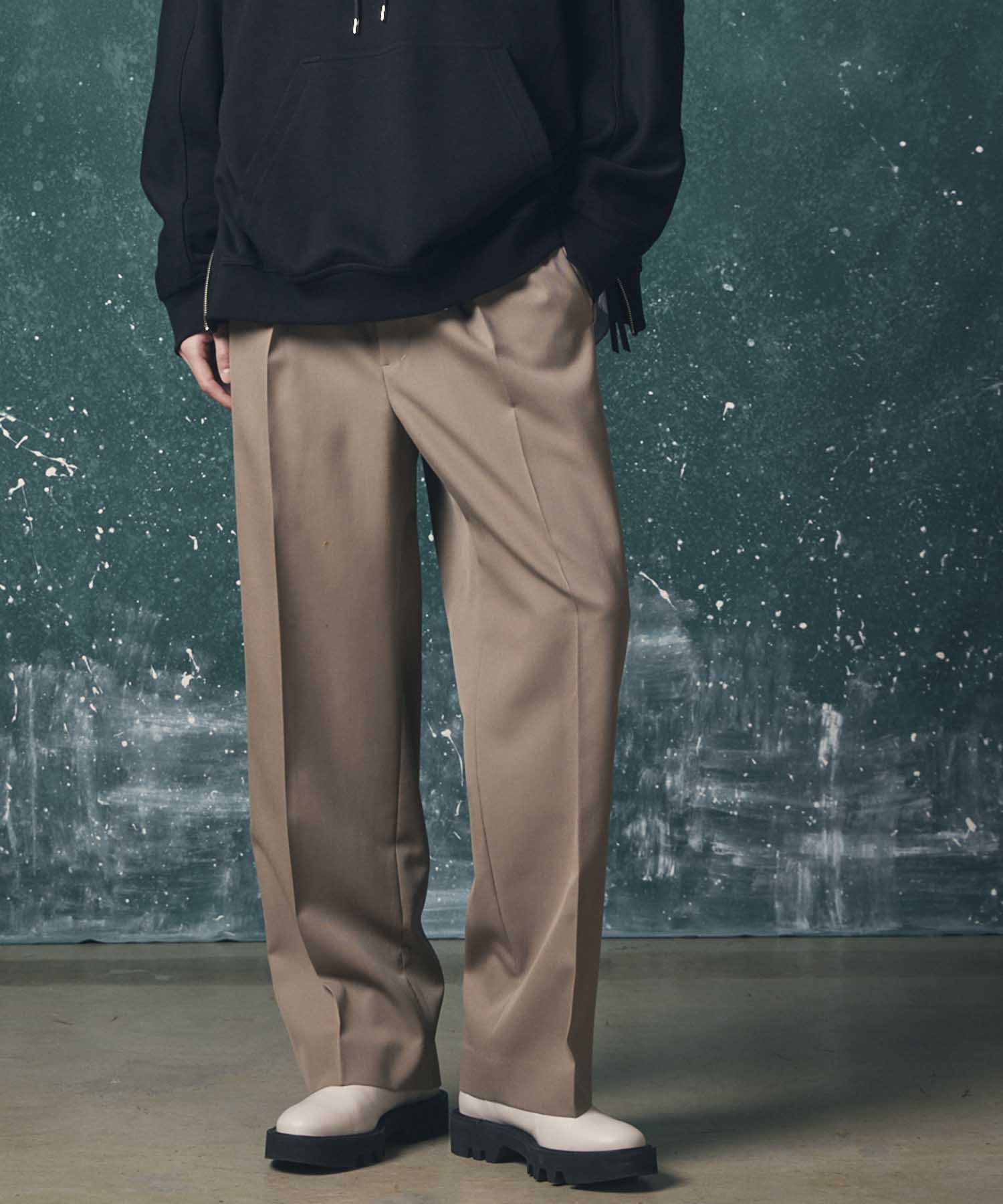 【LIMITED EDITION】Dress-Over  One-Tuck Wide Straight Pants