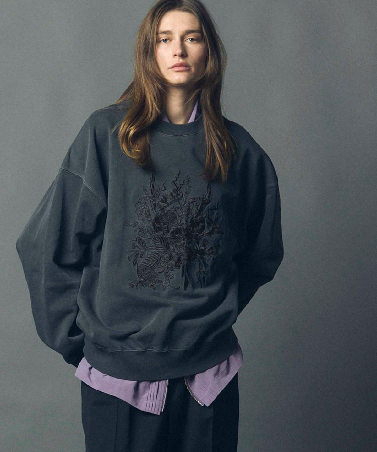 Flower Embroidery Heavy-Weight Pigment Sweat Prime-Over Crew Neck Pullover